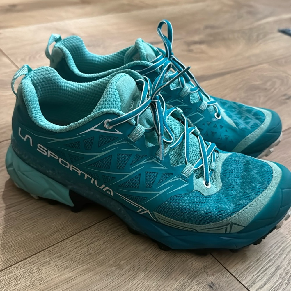 La Sportiva Akyra Emeral/mint running shoes